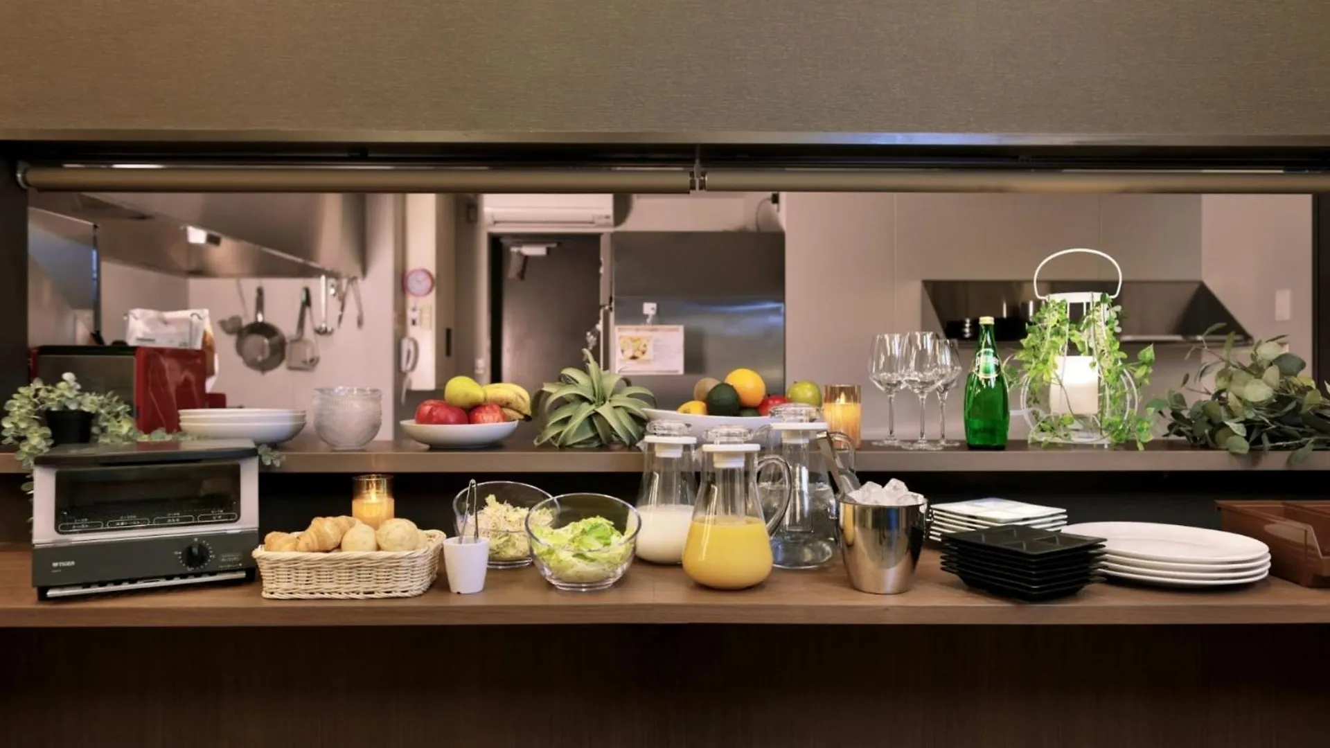 Dotonbori Crystal Hotel - Vacation Stay 77472V Osaka 0*,